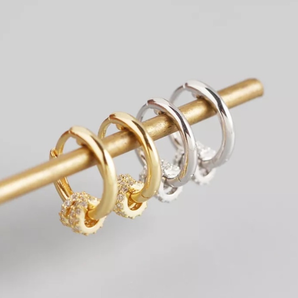 💛Insta small circle rhinestone earrings - Picture 4 of 5